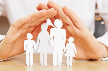 Tribunal Constitucional suspende lei restritiva: reagrupamento familiar mantém-se para imigrantes